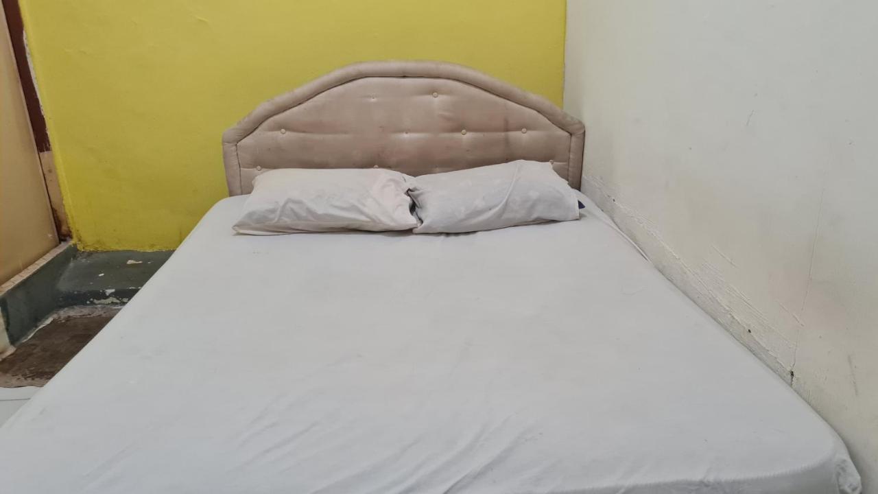 Oyo 91200 Gio Amanda Hotel 2*